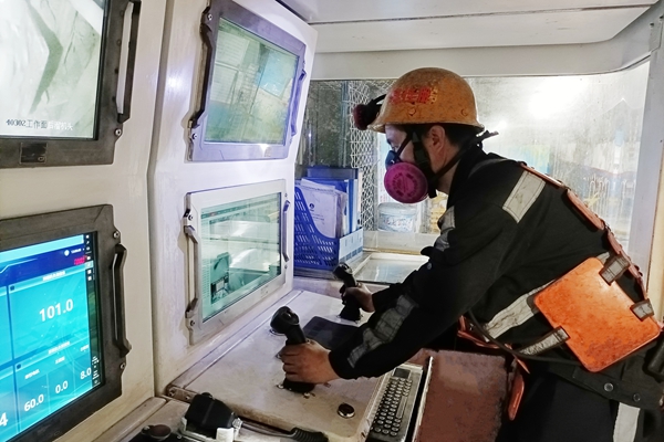 1683603068188385.jpg 3.302×°±¸íÏÊÒ¼¯¿ØÌ¨_¸±±¾.jpg