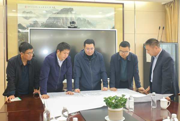 1696053745160245.jpg 000000.jpg